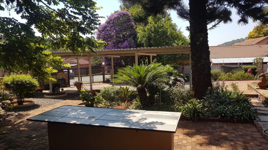 6 Bedroom Property for Sale in Cashan North West